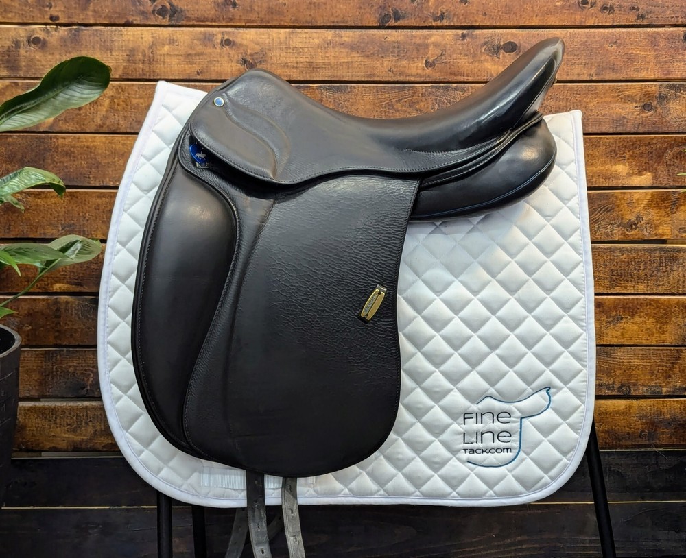 18" Stubben Aramis II *Wool Flocked*