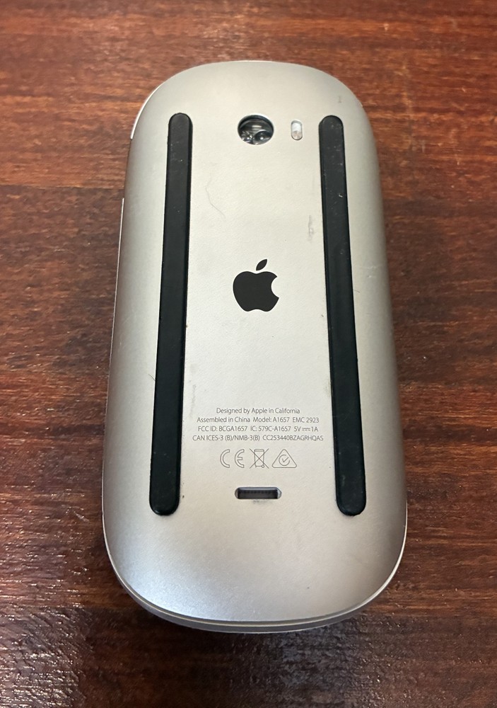 Apple A1843 Keyboard And A1657 Mouse Combo