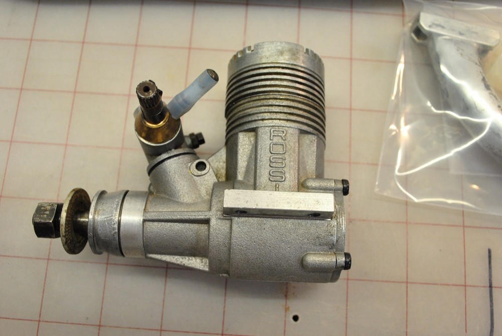 Rossi R40 Nitro Engine w/ tunned pipe. Nice!