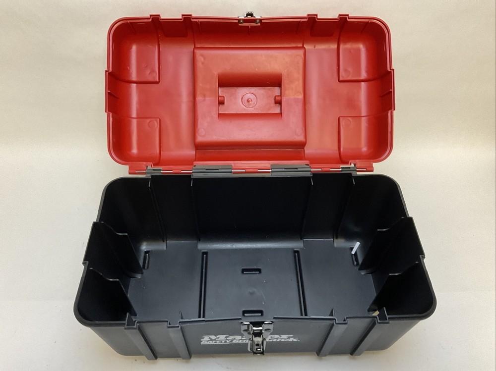 MASTER LOCK EMPTY TOOL BOX