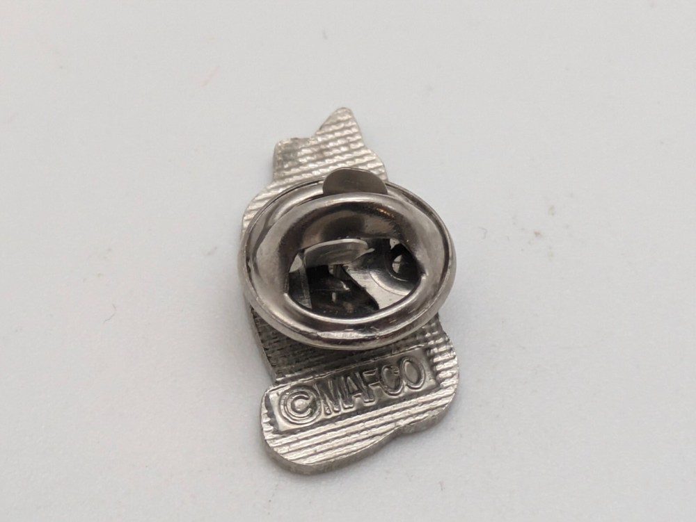 Sitting Cat Small Tack Lapel Pin
