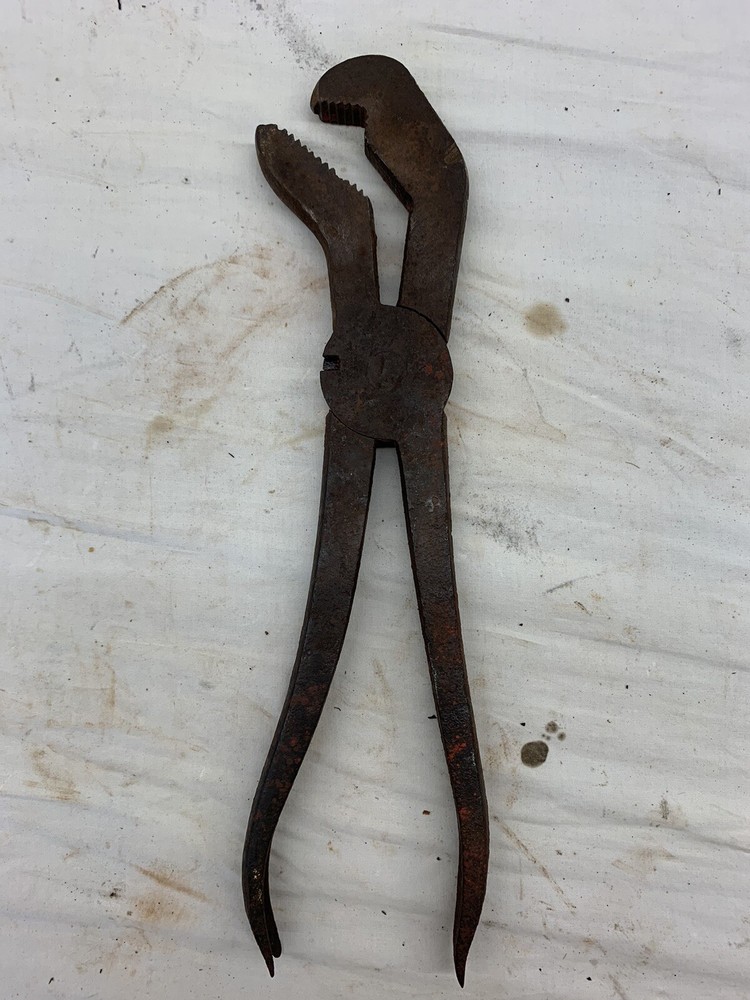 Vintage Multi Tool Adjustable Pipe Wrench ~ Pipe Pliers