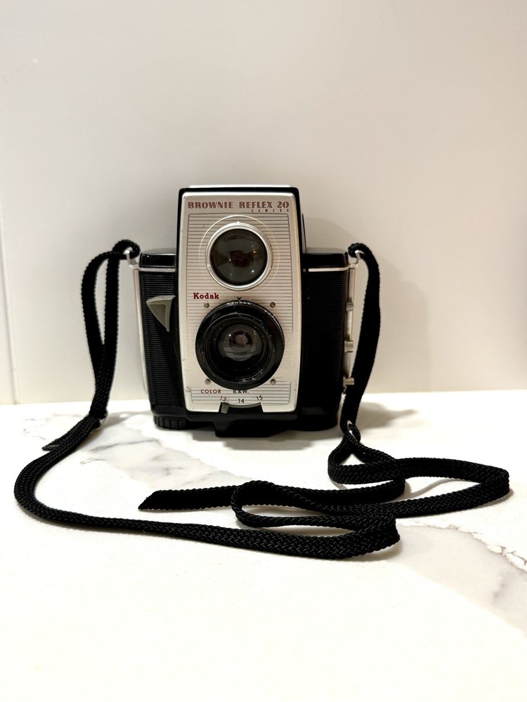 Vintage Kodak Brownie Reflex 20 Camera – Untested – With Strap