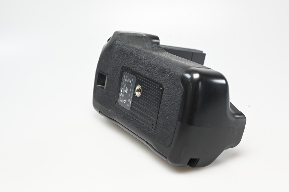 Misc. Battery Grip Pack for Canon EOS 7D #G596