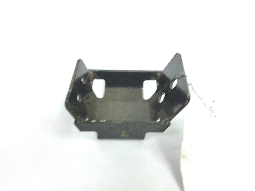 4041188C1 NEW INTERNATIONAL LOWER REAR PANEL SUPPORT