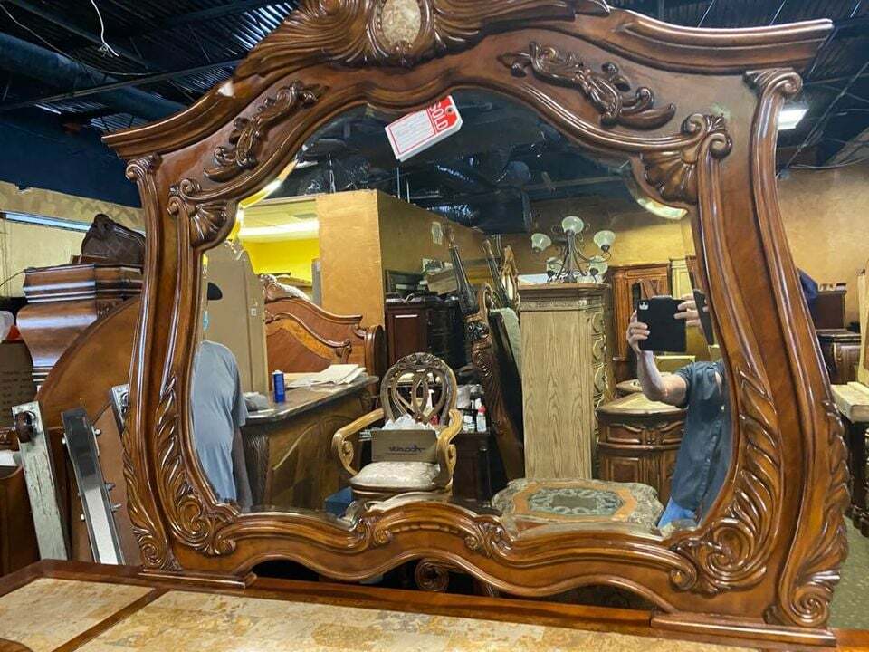 AICO by Michael Amini Cortina 5PC king size bedroom set
