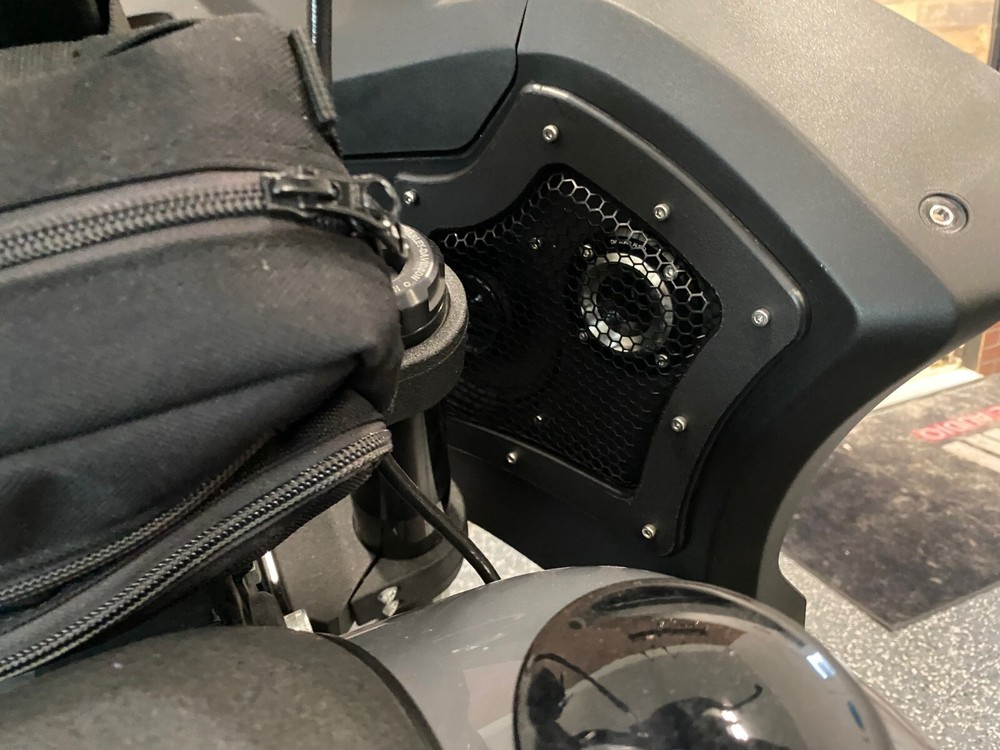 Lowrider ST - Audio Kit Front and Rear
