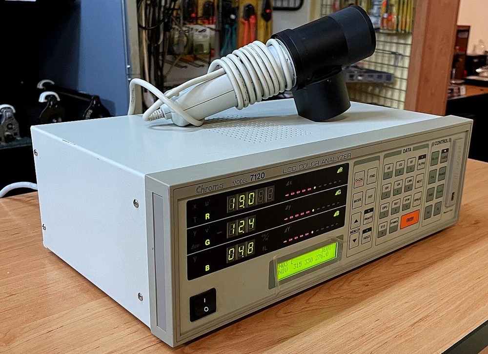 Chroma 7120 Color Analyzer with Measuring Probe
