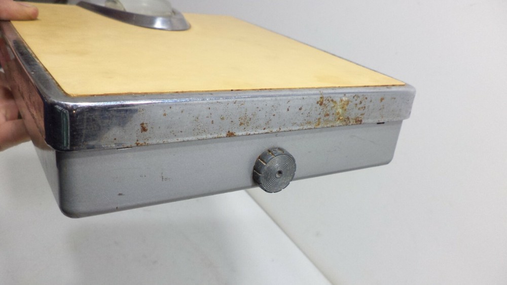 Vintage Mid Century Modern Atomic Era Borg Bathroom Scale