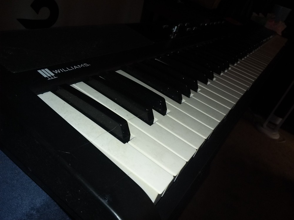 Williams Legato 88-Key Digital Piano