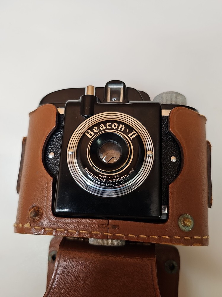 VINTAGE 1950s BEACON II CAMERA With Eveready Case
