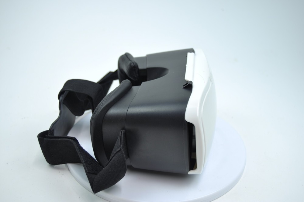 ONN Virtual Reality Smartphone Headset White Open Box Gr8 Condition