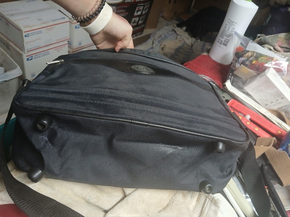 Lewis & Hyde original unisex black strap carry-on accessory bag