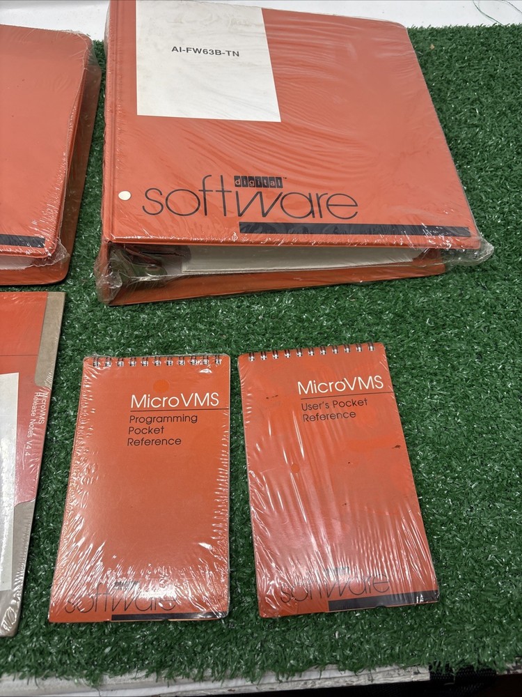 Lot Of Micro VMS Software Manuals And Reference