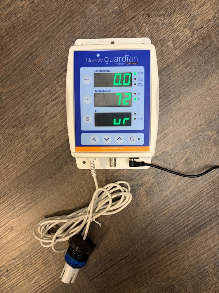 Bluelab pH Controller CONNECT - monitor automatic ph solution dosing lcd display