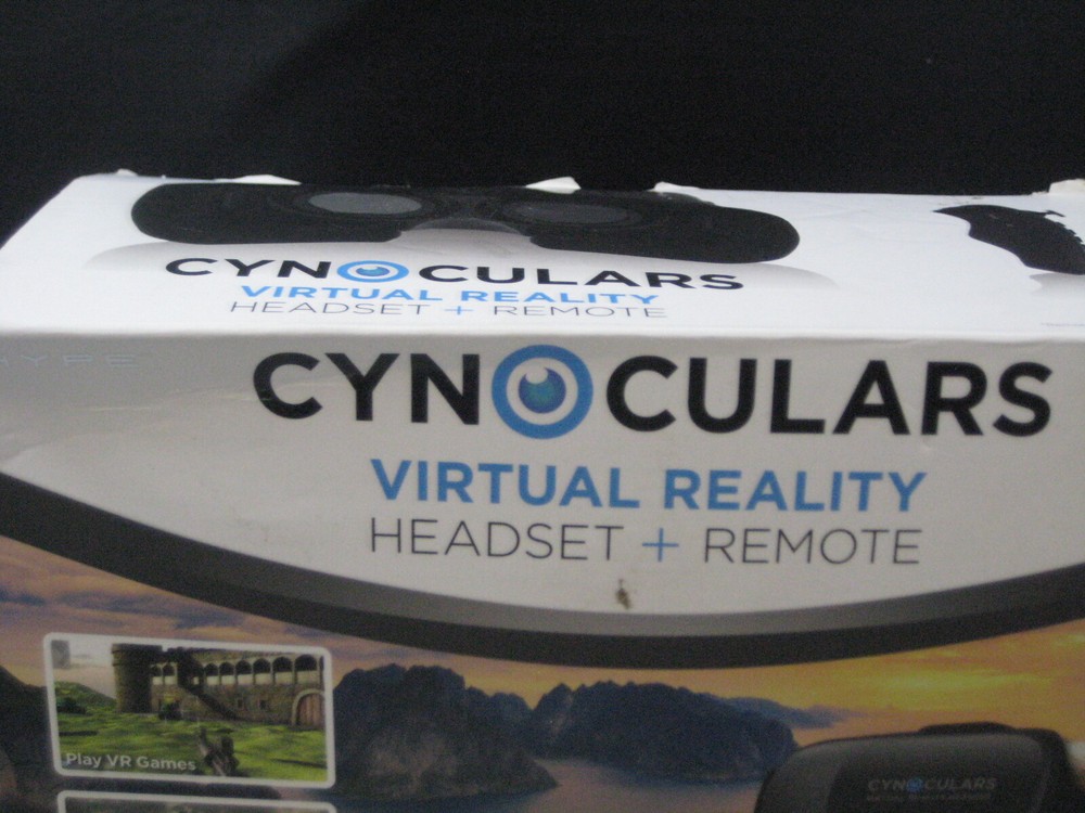 Cynoculars Virtual Reality Headset and Wireless Remote New