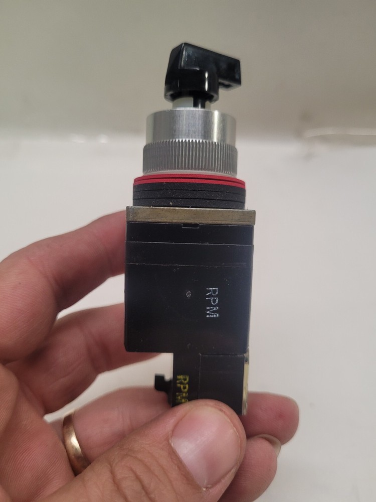 Allen Bradley 800MR-JH2BLA Selector Switch