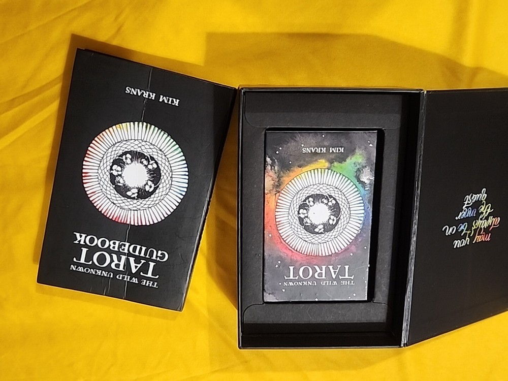 The Wild Unknown Tarot Deck and Guidebook (Official Keepsake Box Set) (Hardback