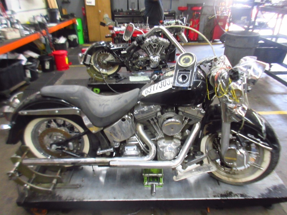 2005 Harley Softail Deluxe FLSTNI Left Handlebar Control Switch Handle Bar