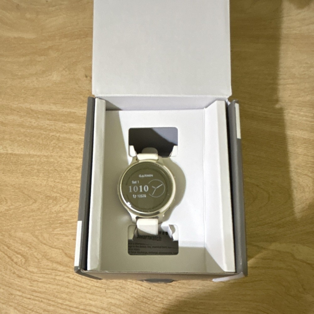 Garmin GPS Smartwatch White Wrist Wearable