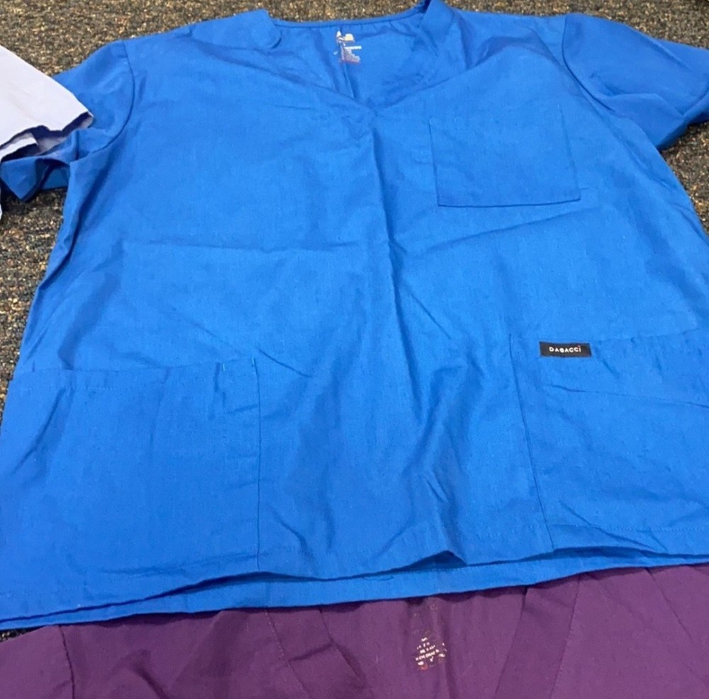 10 Scrub Uniforms Sz. L