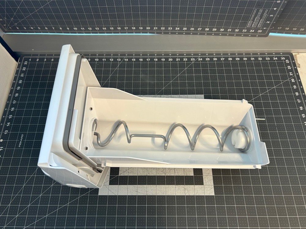 Maytag Refrigerator Ice Bucket Assembly P# WPW10324090