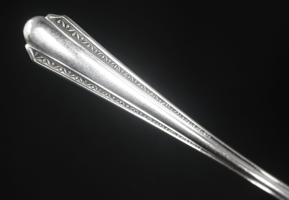 Wm A Rogers Croydon/Mary Lee Silverplated Jelly Server. 6" Long