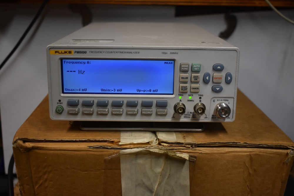 Fluke PM6690 2.7 GHz Frequency Counter