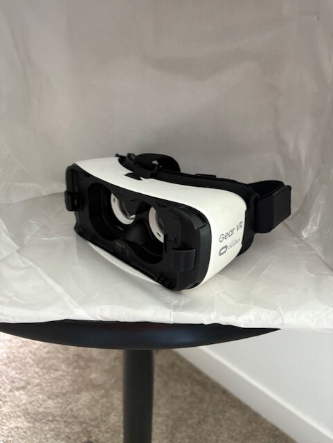 Virtual Reality Gear VR Headset Powered by Oculus Samsung