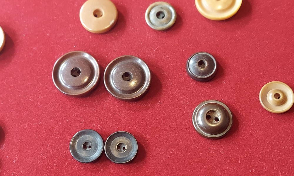 26 Vintage Plastic Whistle-Style Buttons - Several Pairs