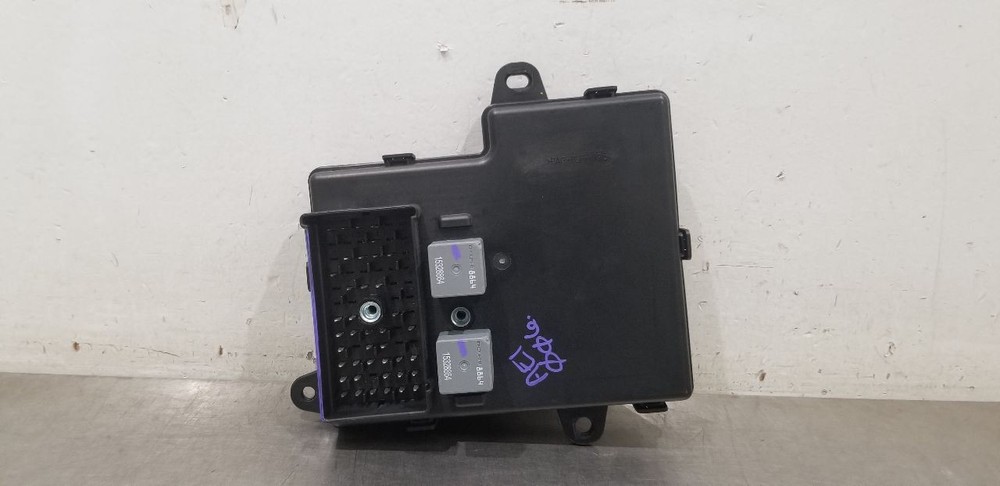 09 CHEVY CORVETTE C6 BODY CONTROL MODULE BCM 25879086
