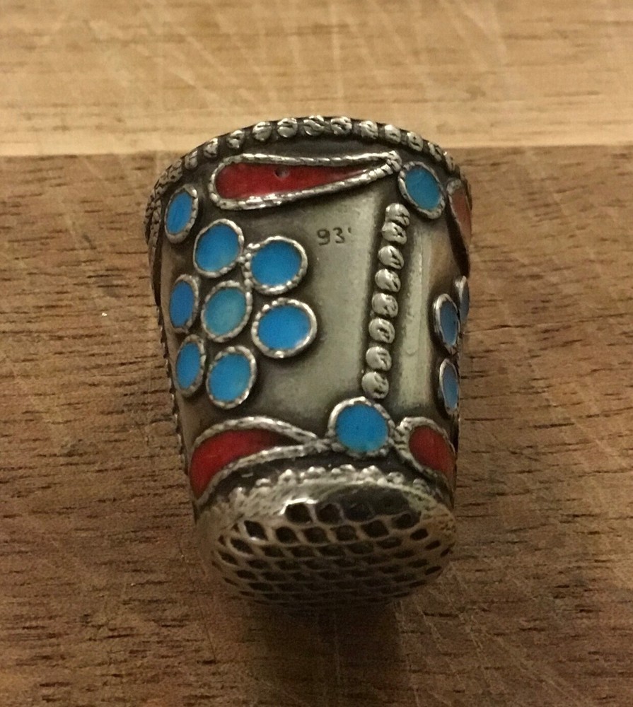 Exquisite 935 Silver and Enamel Thimble decorated with Floral Pattern