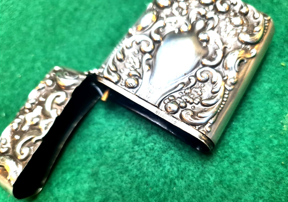 ATTRACTIVE SOLID SILVER VICTORIAN CARD CASE WITH EMBOSSED DECORATION