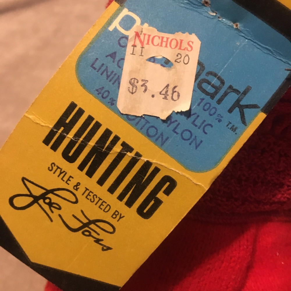 Nichol’s Vintage hunting mittens