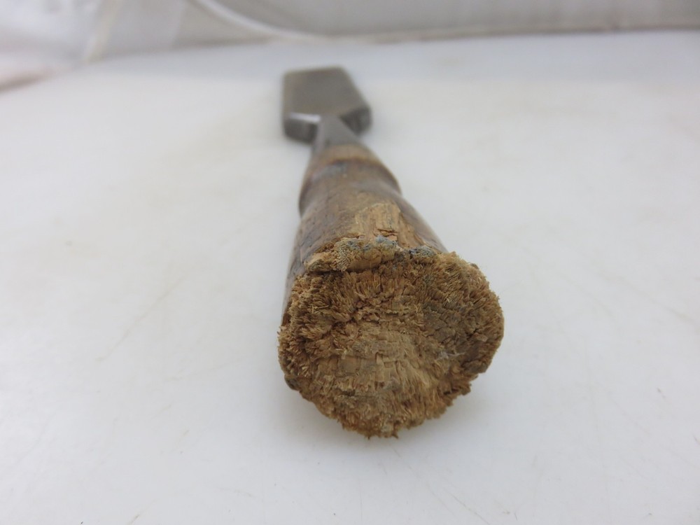 Shapleigh Hardware Diamond Edge Wood Handle Socket Chisel 1-1/2" Vintage
