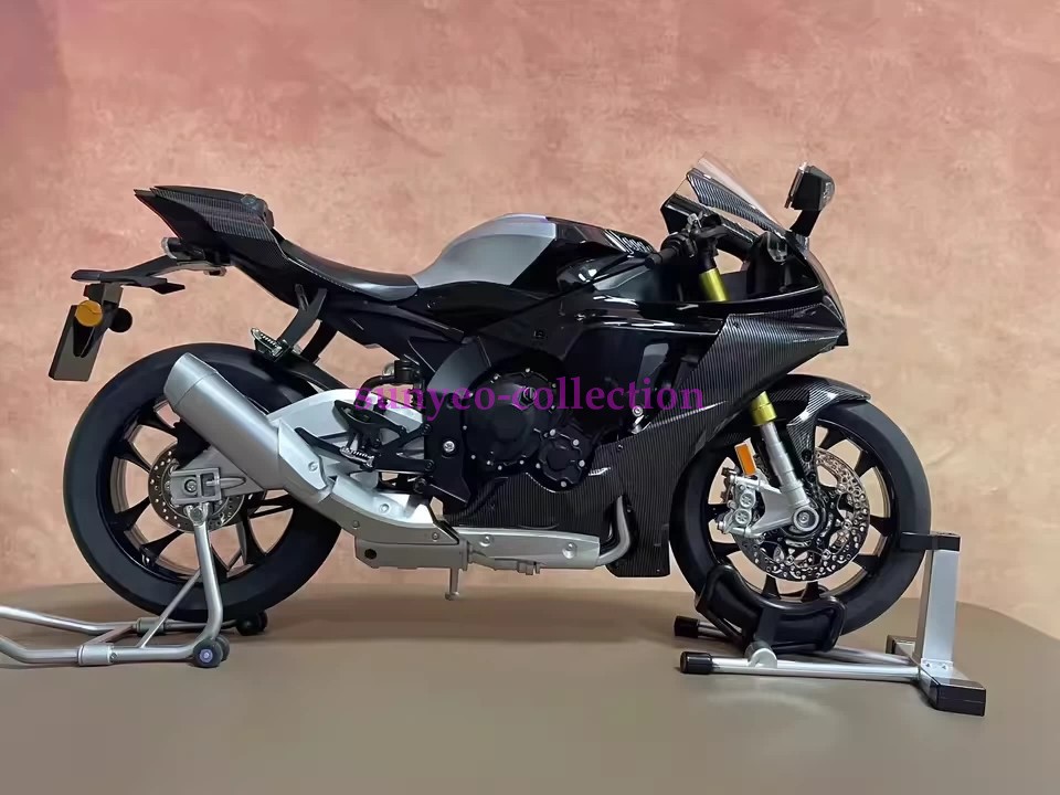 1/6 R1M Diecast Alloy Motorcycle Model - Key Start & Spray Function