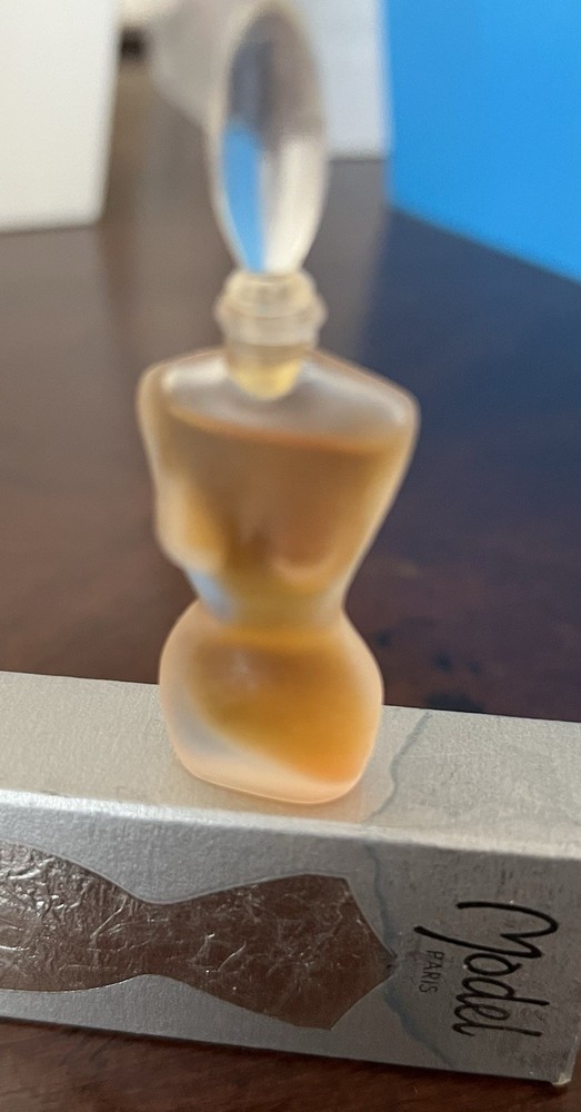Model Paris Mini Perfume