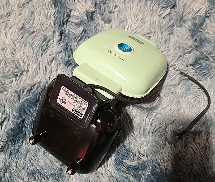 Dash Egg Bite Maker, Makes 4 Egg Bites -Aqua
