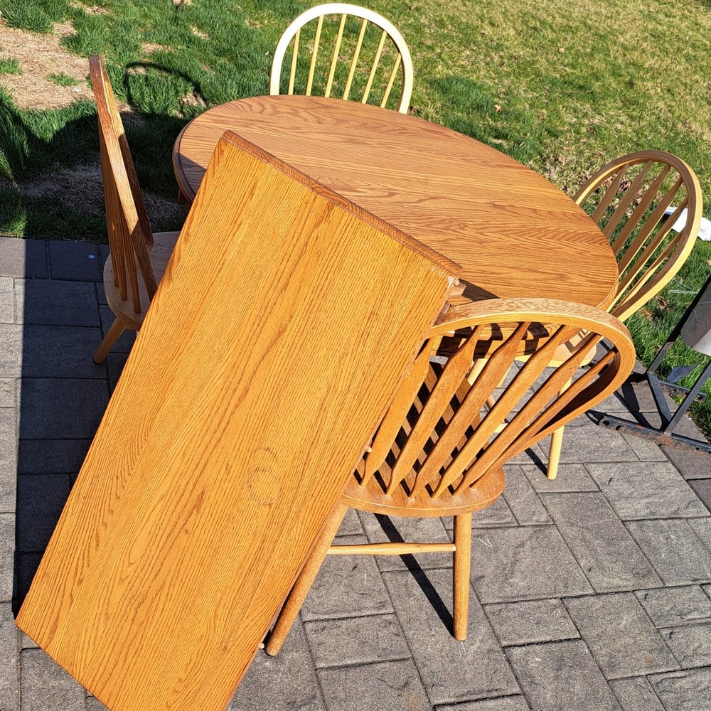 🔥 Solid Oak 41" Diameter Dining Table Set With 18" Leaf And 4 Chairs 🔥