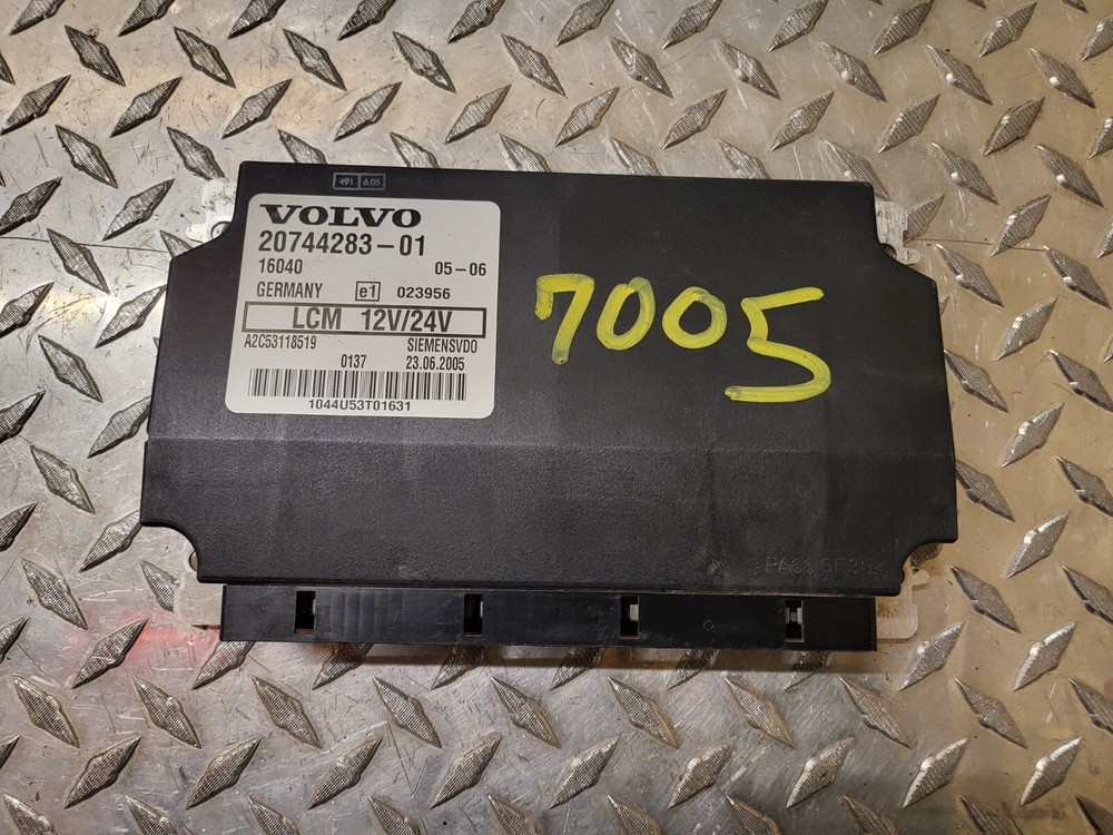 VOLVO LIGHT CONTROL MODULE LCM 20744283-01