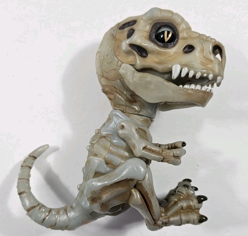 Untamed T-Rex Bonehead - DOOM - Fingerlings Interactive 2018 - Working