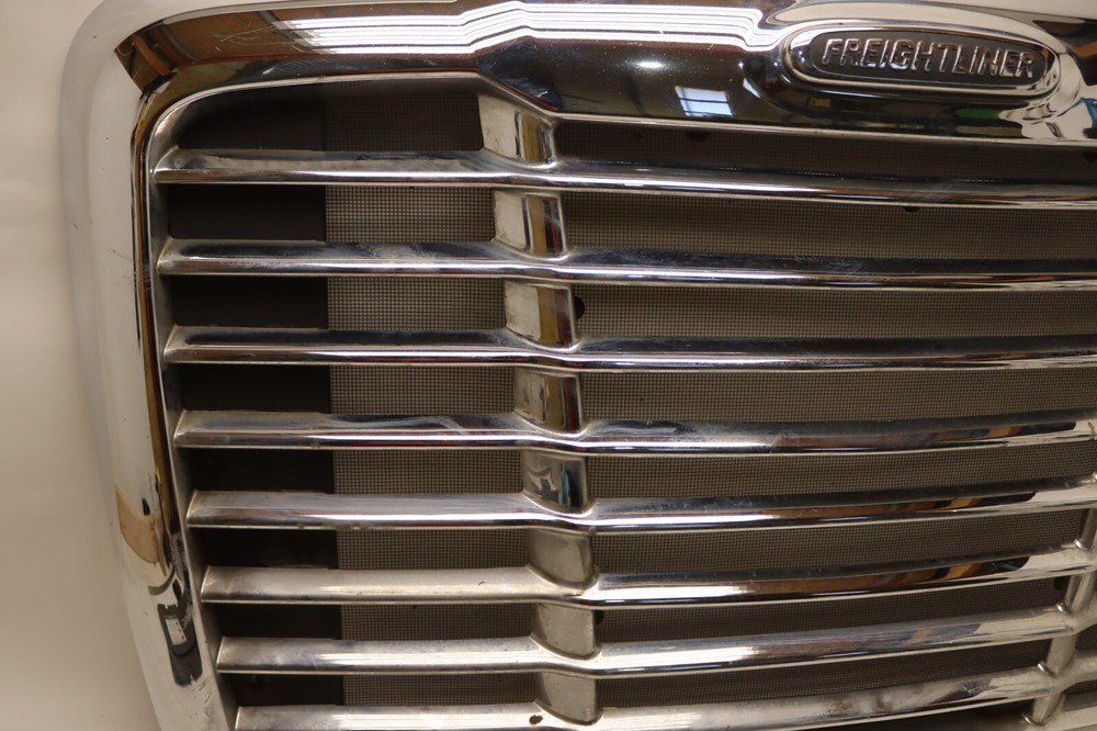 2008-2017 FREIGHTLINER CASCADIA 125 EVOLUTION FRONT MAIN CHROME GRILL GRILLE OEM