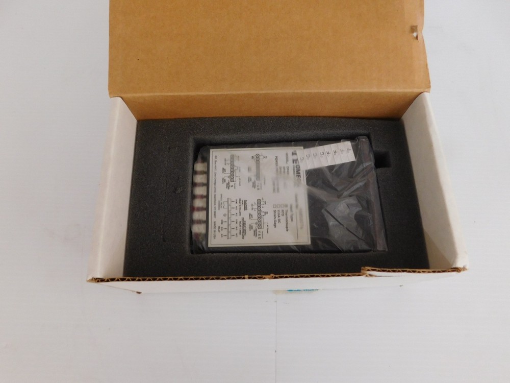 OMEGA DP461-T THERMOCOUPLE PANEL READER - NEW (MPT138)