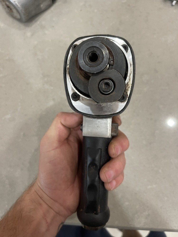 Central Pneumatic 6" Dual Action Air Sander (68152) TOOL ONLY