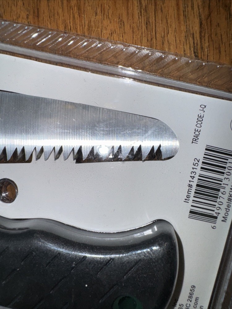 Brand New Folding Pruning Saw 7 1/8" Serrated Garden Plus Unopened Package Sharp