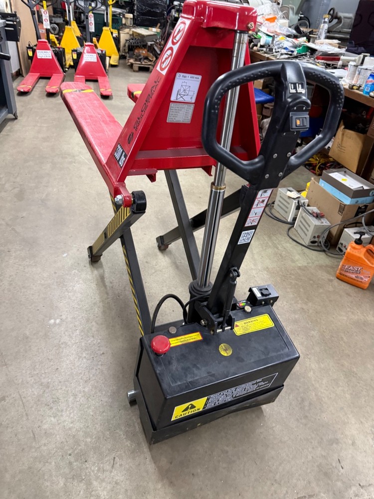 Global Ind. Electric Pallet Jack Truck