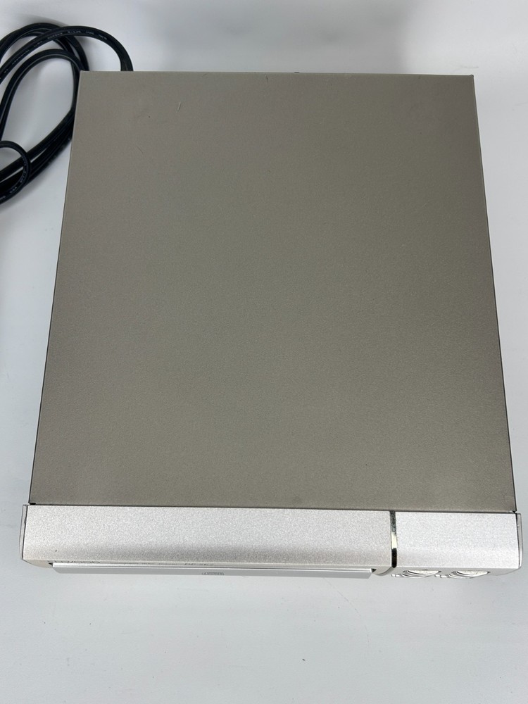 Kenwood DP-SE7 Compact Disc Player Powers on Reads Can't Eject Tray As Is