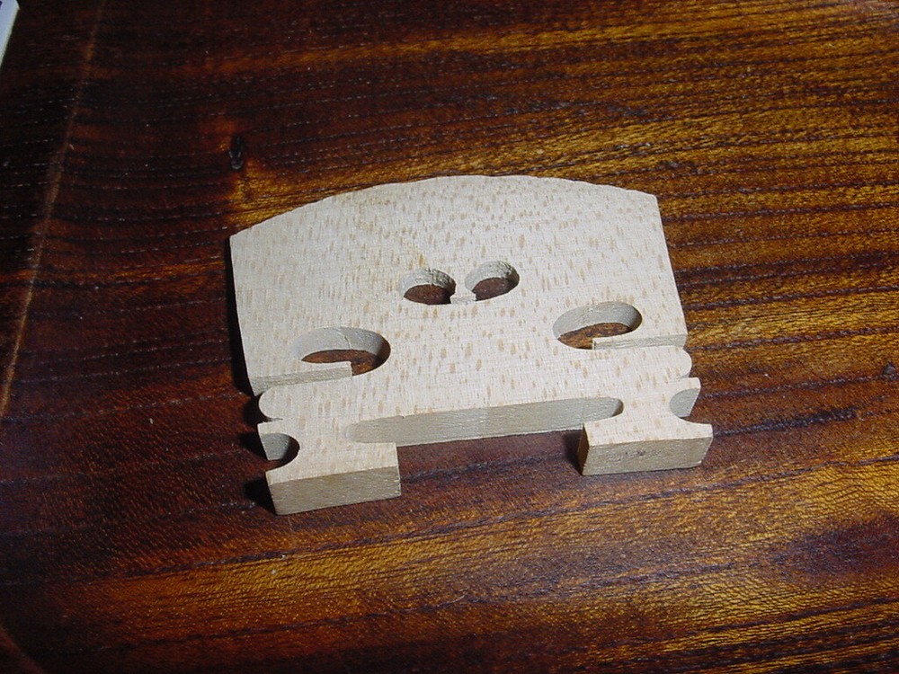VINTAGE DRESDEN VIOLIN BRIDGE NOS 4/4