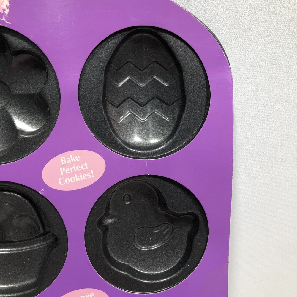 Wilton ~ Spring Cookie 12 Cavity Non-Stick Pan - NEW