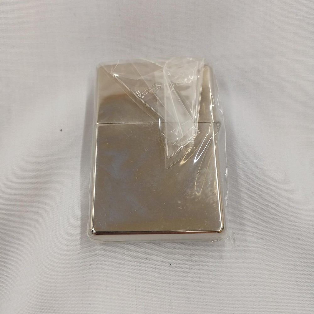 Zippo Seahorse 2000 Oil Lighter, Authentic, Classic Design